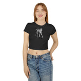 White Baby Tee for Women with Retro Model Graphic – Cropped Streetwear Top